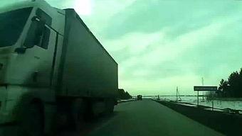 国产大挖机工作的视频,高效作业，彰显中国制造实力